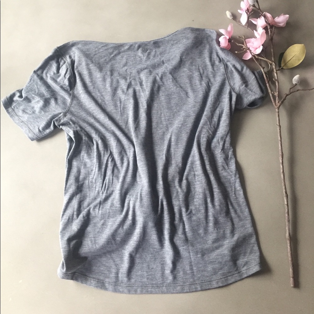 Lululemon olive green crop top - Picture 3 of 3